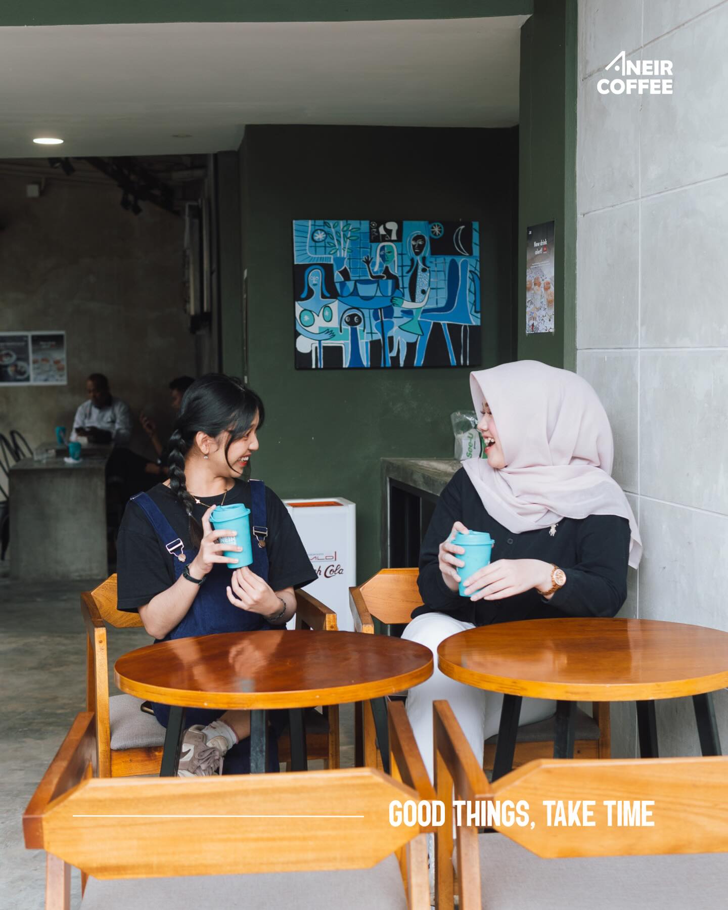 班贾尔马辛这家咖啡馆,怕热星人和烟味敏感者请直接划走! 2