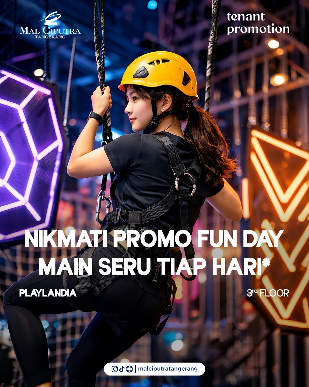 Siapa bilang mall tua nggak asik buat nongkrong? Jalan spiral di Ciputra protes duluan